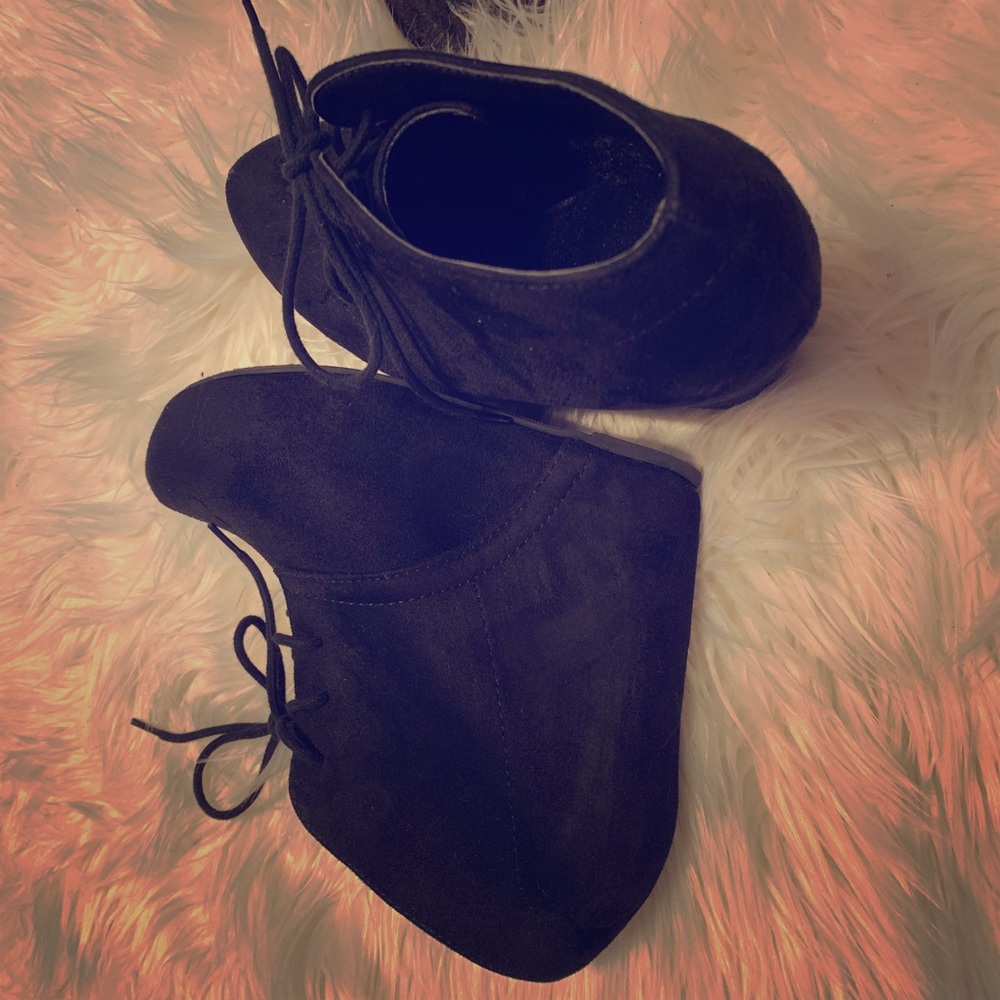 CR Black Suede Wedges